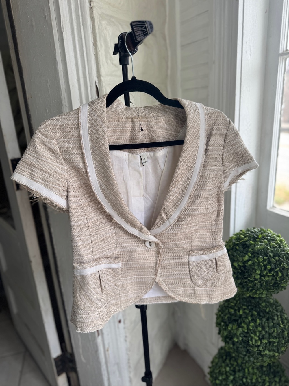 White House Black Market Beige Tweed Short Sleeve Blazer
